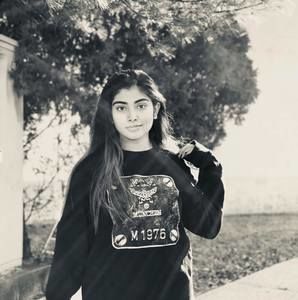 Meet your Posher, Zeel